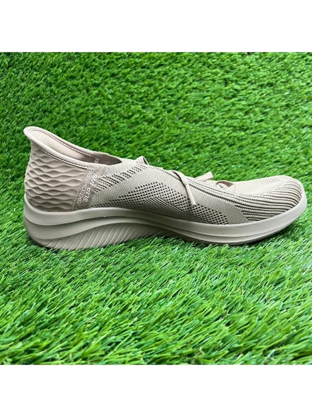 Skechers Ultra Flex 3.0 Pure Color Womens Size 8 Taupe Athletic Shoes Sneakers